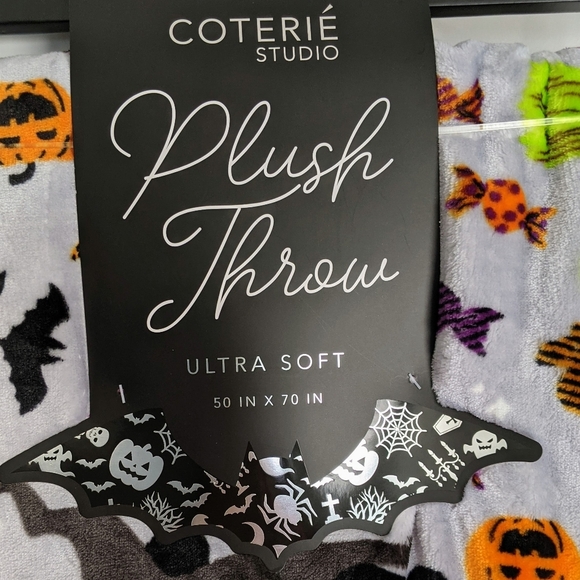 Labrador Boston Terrier Frenchie Halloween Plush Throw Blanket 50" x 70" NWT - Picture 9 of 11